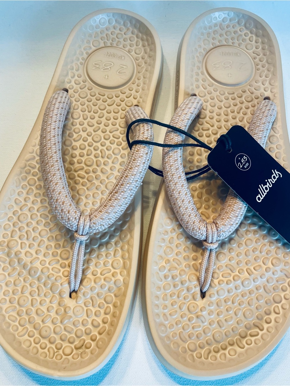 NWT ALLBIRDS SUGAR ZEFFERS 2 FLIP FLOPS UNISEX MENS 11 LUX BEIGE WOMENS 13 - Picture 1 of 9